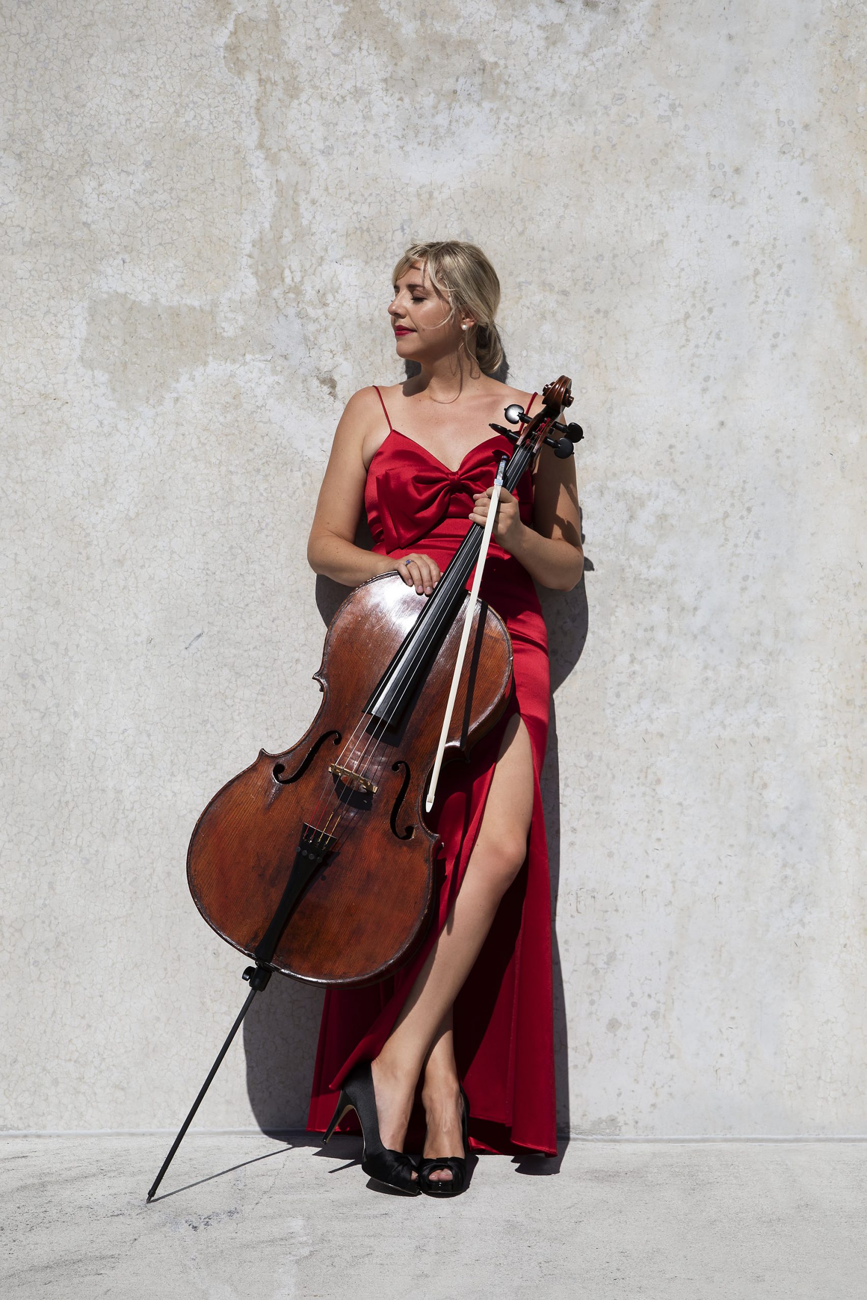 Natalie Helm portrait with cello